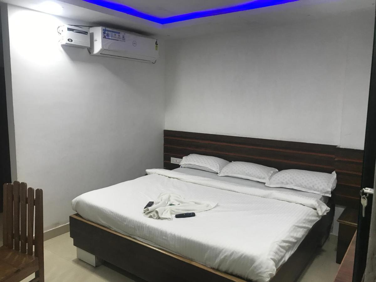 Krishnananda Dham Hotel Пури Екстериор снимка