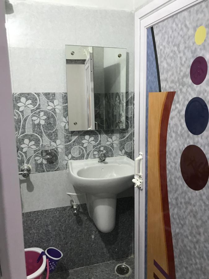 Krishnananda Dham Hotel Пури Екстериор снимка